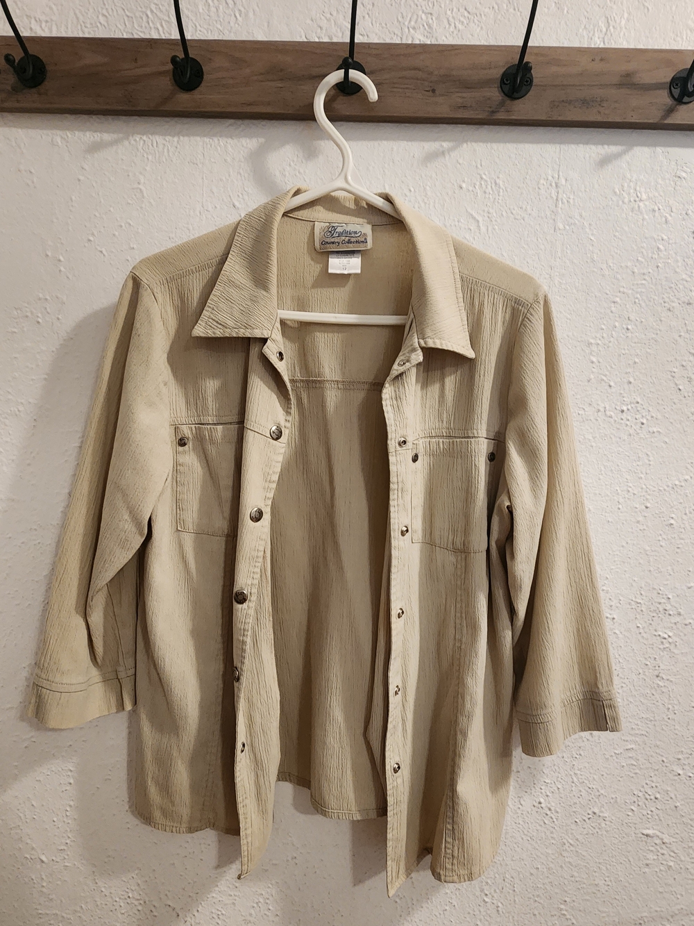 Women Vintage Country Lightweight Button-Up Shirt Jacket in Beige